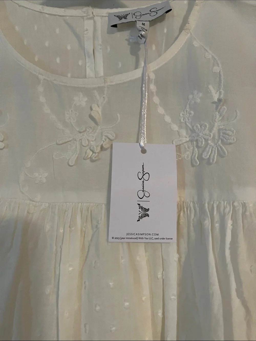 Jessica Simpson Cream Ruffle Sleeve Eyelet Blouse NWT Medium - Picture 7 of 11
